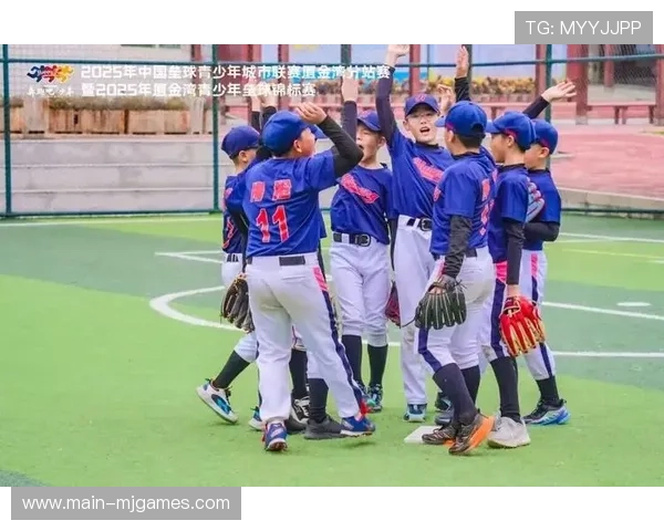 厦金湾青少年垒球锦标赛开幕,28支两岸队伍近700名选手同场竞技 厦金湾青少年垒球锦标赛开幕,28支两岸队伍近700名选手同场竞技