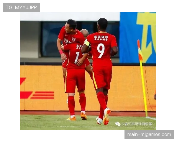 即时战报：雷恩主场暂2-1领先朗斯，特雷尔梅开二度